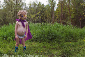 Мама детей с особыми потребностями снимает их в образах супергероев