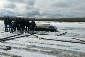Провалился микроавтобус