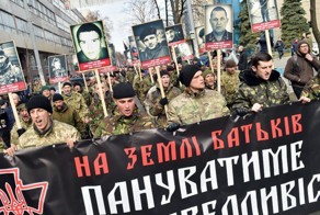 Сторонники «Правого сектора» угрожают поджечь здание администрации