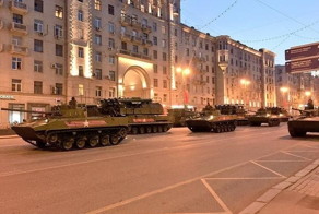 Ночная репетиция парада в Москве глазами Псаки