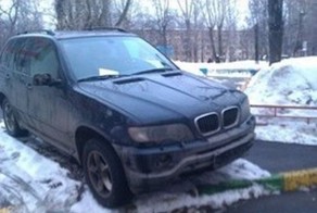 Суровое наказание за неправильную парковку (2 фото)