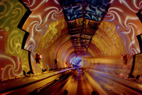 The Bund Sightseeing Tunnel — самый впечатляющий метрополитен