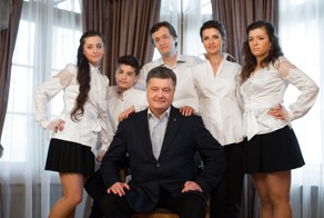 Украинский журналист: Семейка Порошенко прожирает дыру в госбюджете