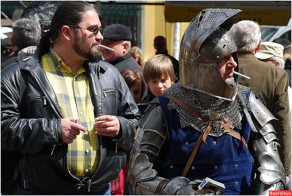 СЛЕДЫ ПУТЕШЕСТВЕННИКОВ ВО ВРЕМЕНИ?