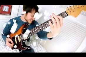 Музыкант сыграл Enter Sandman задом наперёд!