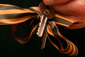 «Пошутили и хватит»: крымские ветераны не сразу поверили, что им выделили квартиры 