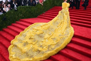 Экстравагантные наряды звезд Голливуда на Met Gala 2015