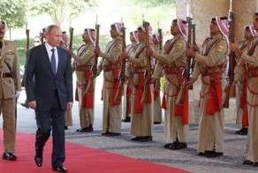 Иран просится под крыло России