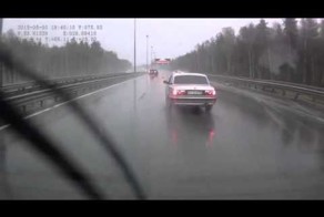 Аквапланирование на КАД