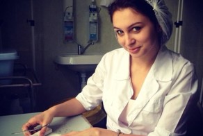 Симпатичные девушки-медработники