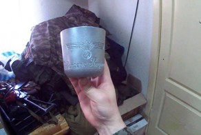 Киевские силовики используют оружие и вещи с символикой Третьего рейха