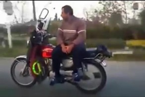 Крутой байкер