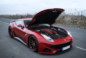 Красная Ferrari F12 в тюнинге N-Largo