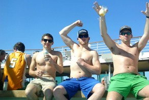 Похоже, женщины любят мужчин с жирком