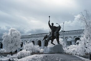 Инфракрасная Контрактовая площадь