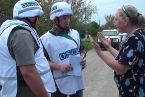 ОБСЕ в Саханке встретили с проклятиями