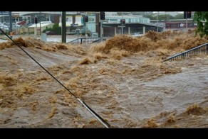 Машины попали в наводнение
