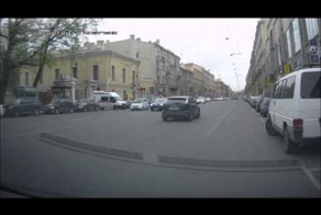 Стоял, никого не трогал