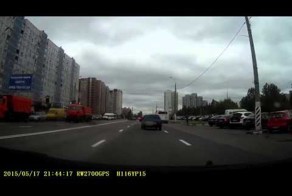 Прочесал бампер и бежать 