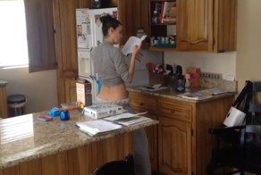 Так вот чем женщины занимаются на кухне