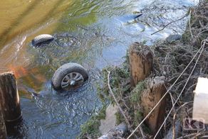 В Коми автомобиль упал в реку, погибли три человека
