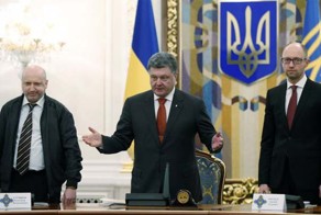 Яценюк,Турчинов и Порошенко верны США даже больше чем Украине