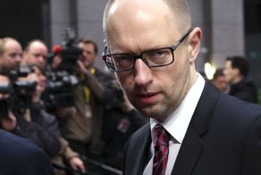 Яценюк: "Киев никому ничего не должен и не обязан отчитываться"