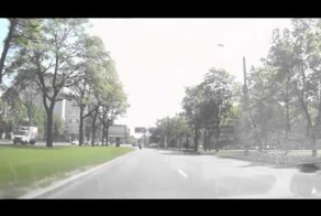 Автоледи сбила мотоциклиста