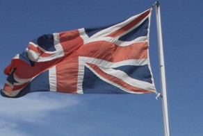 Протесты начались в Лондоне после тронной речи королевы