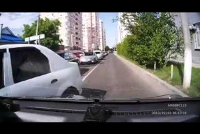 Наглая езда по встречной полосе 