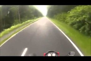 Мотоциклист родился в рубашке