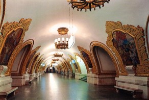 15 удивительных фрагментов московского метро