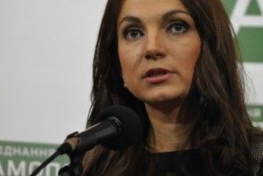 Похоже, они там, в раде, все родственники... На голову больные все!