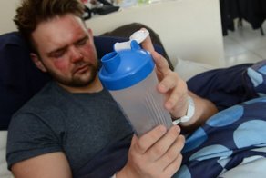 Ошпарил лицо кипятком