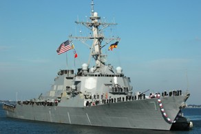 Американский USS Ross не далеко от границ с Россией