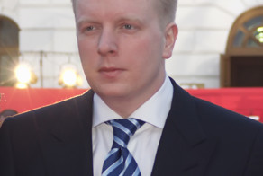 Автор налога на интернет заработал на замок в Шотландии