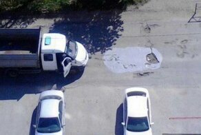 В Рязани закрасили портреты мэра на ямах, но ямы не ликвидировали