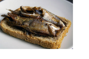 Россия  поставила  « шпротный  шлагбаум » для  Эстонии  и  Латвии !!!!