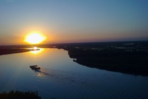 Закат на реке Обь