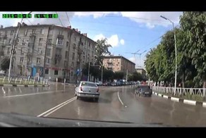 Новичок снес ограждение