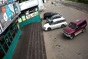 В Ангарске джип въехал в детскую комнату