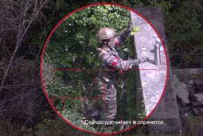 Страйкбольный снайпер издевается над противником