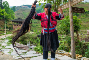 Длинноволосые женщины деревни Дажай