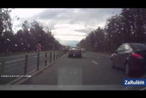 Пьянь уснул за рулем