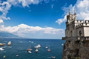 Киев решил: в Крыму будут только иностранцы со спецпропусками 