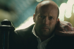 Джейсон Стетхем получает в таблищще