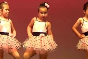 Юная танцовщица и ее потрясающее выступление под песню Ареты Франклин