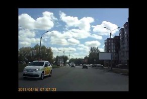 Подвинул в мачту