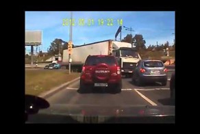 Фура на красный