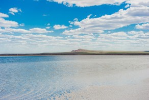Уединенное местечко с белоснежными берегами